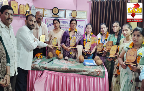 शिक्षक दिवस के अवसर पर संस्था, अवाम-ए-हिन्द सोशल वेलफेयर कमेटी ने किया शिक्षकों का सम्मान