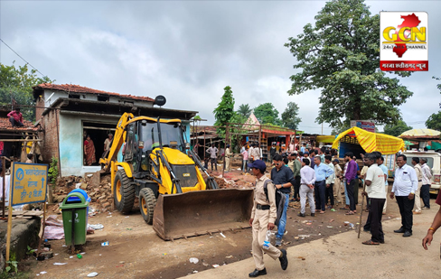 नागदेव मंदिर परिसर से 84 अवैध अतिक्रमण को हटाया गया