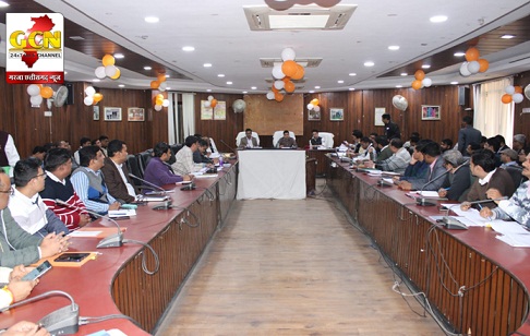 जिलाधिकारी  जोगिन्दर सिंह की अध्यक्षता में विकास भवन सभागार में  विभिन्न विभागों के विकास कार्यों की समीक्षा बैठक संपन्न हुई।