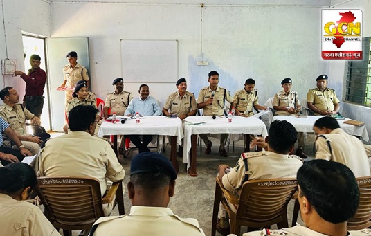 पुलिस अधिकारियों व कर्मचारियों को निर्वाचन दायित्व पर दिया गया प्रशिक्षण