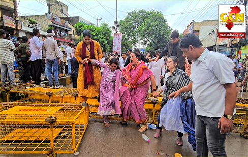 विधानसभा घेराव में शामिल होने गई नपाध्यक्ष धक्का-मुक्की में हुई घायल