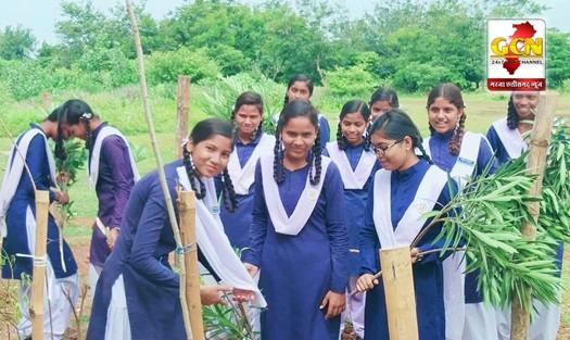 स्वच्छ पर्यावरण, स्वस्थ पर्यावरण एवं पर्यावरण संरक्षण को बढ़ावा देने छात्राओं ने  ईको गार्डन में की साफ़-सफाई 