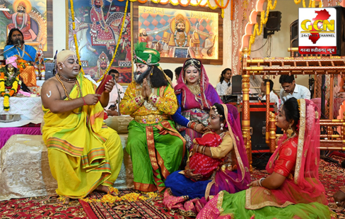 भगवान बाबा रामदेव जी के परचे (चमत्कार) को सुन जय जय कार करते कर रहे है भक्त भगवान बाबा रामदेव जी के परचे (चमत्कार) को सुन जय जय कार करते कर रहे है भक्त