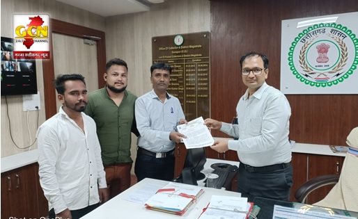 पत्रकारों की अवैधानिक गिरफ्तारी पर राष्ट्रपति के नाम ज्ञापन पत्रकारों ने कलेक्टर को सौपा...